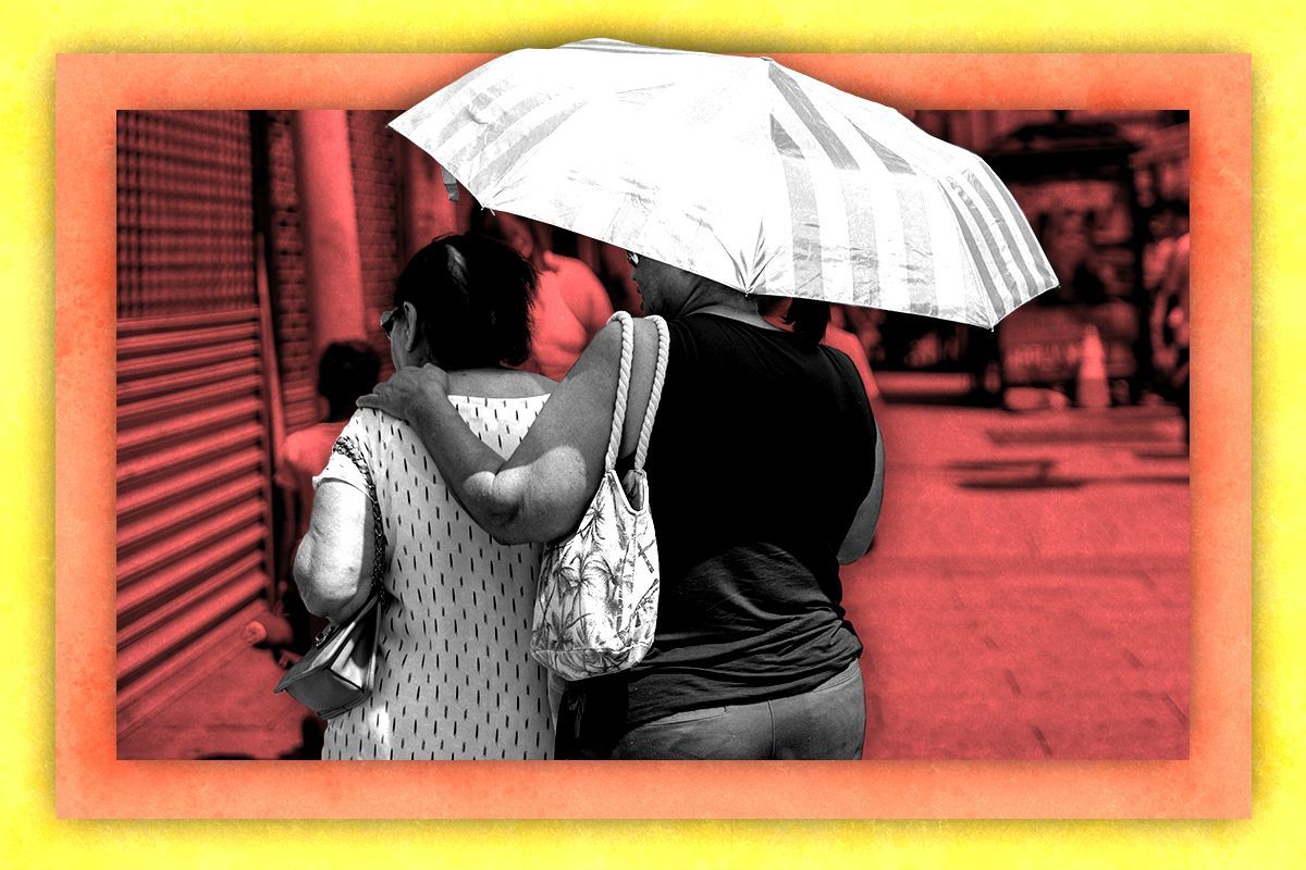 People staying cool.