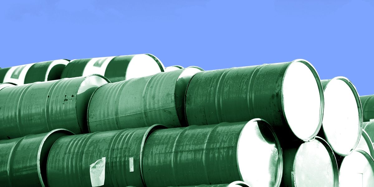 Crude tops $100 as Houthi attacks disrupt Mideast oil exports