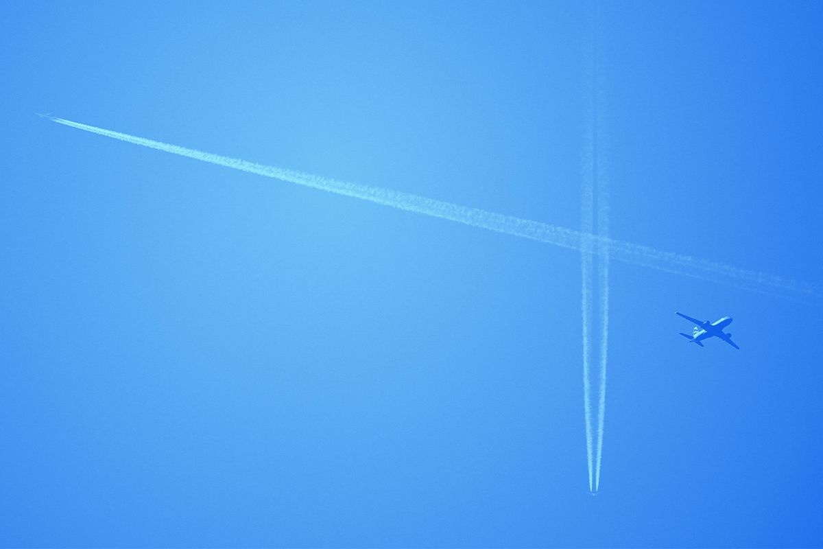Contrails.