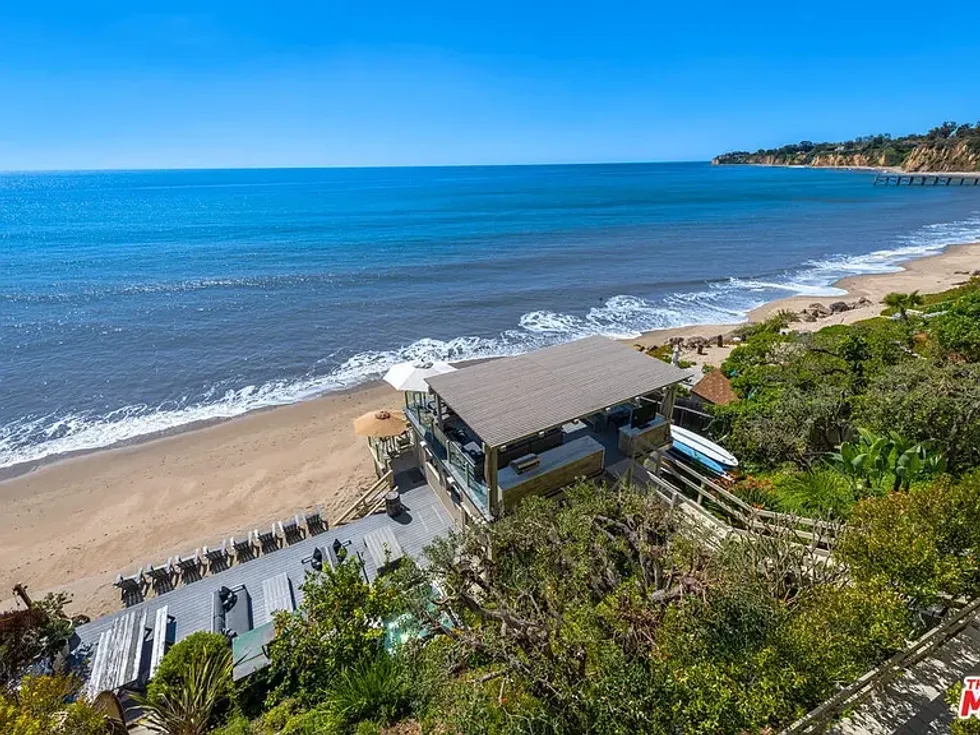 Chris Chelios house.