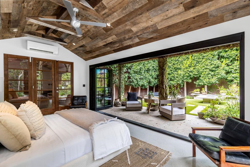 Bradley Cooper house.