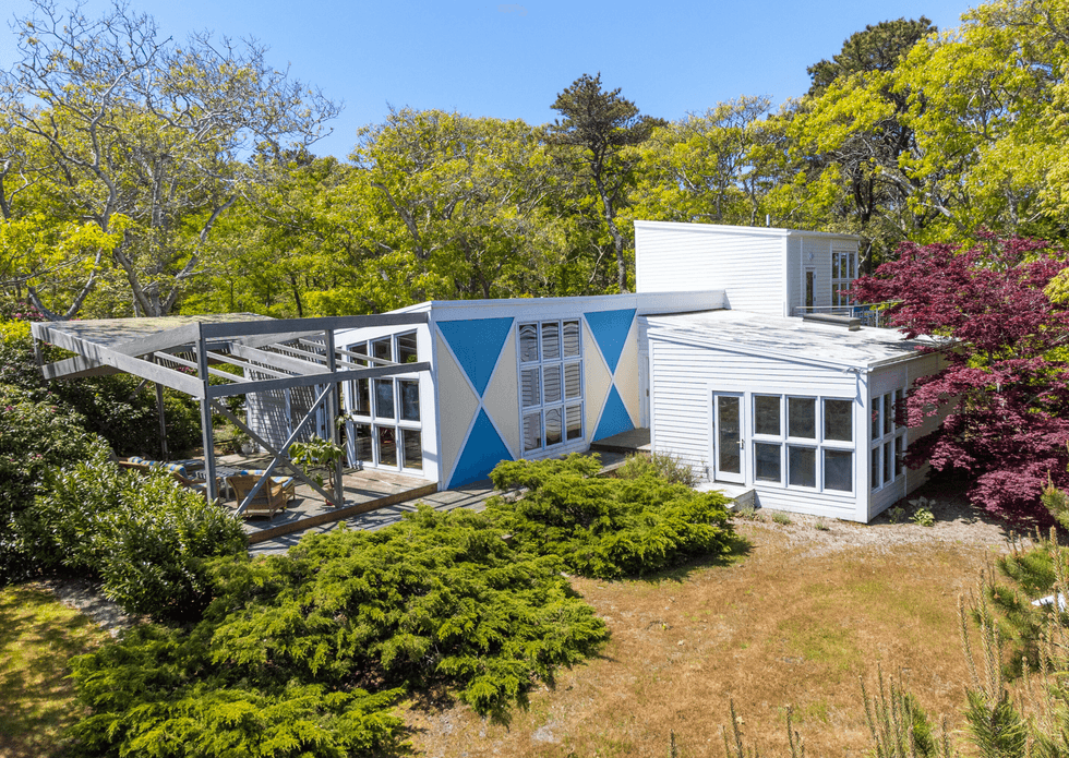 Wellfleet home designed by architect Serge Chermayeff