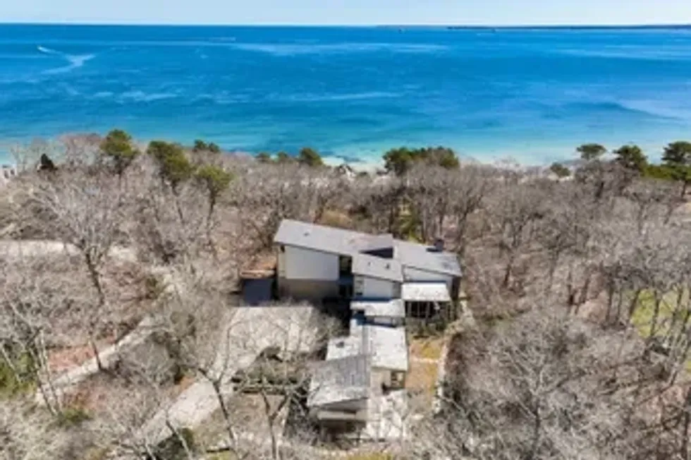 Beachfront home on Vineyard Sound